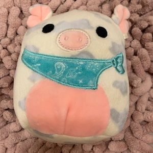 Squishmallow Rosie